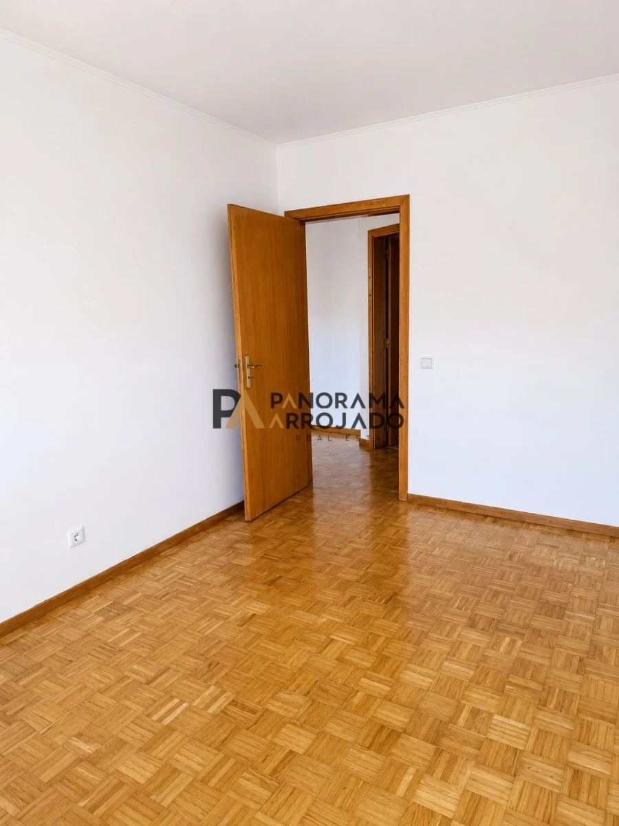Apartamento T2 para Venda em Caparica e Trafaria Foto 41
