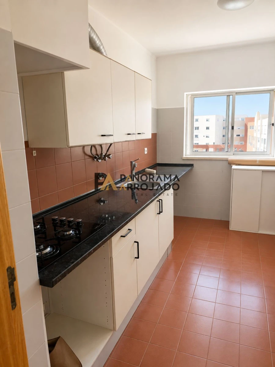 Apartamento T2 para Venda em Caparica e Trafaria Foto 4