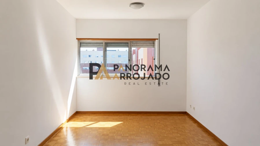 Apartamento T2 para Venda em Caparica e Trafaria Foto 14