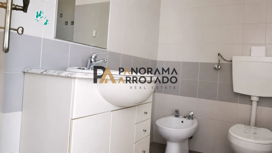Apartamento T2 para Venda em Caparica e Trafaria Foto 6