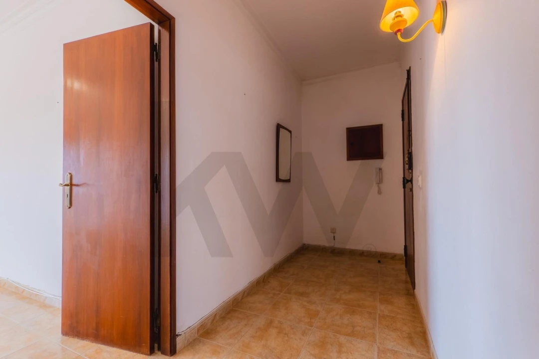 Apartamento T2 para Venda em Portimão Foto 6