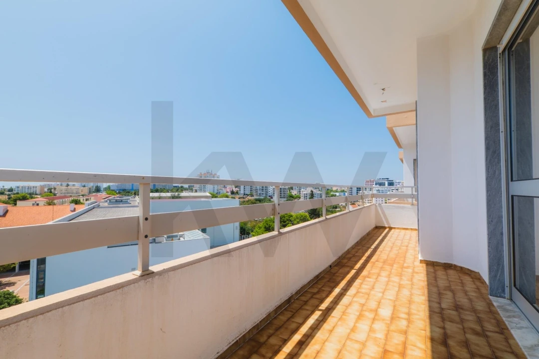 Apartamento T2 para Venda em Portimão Foto 11