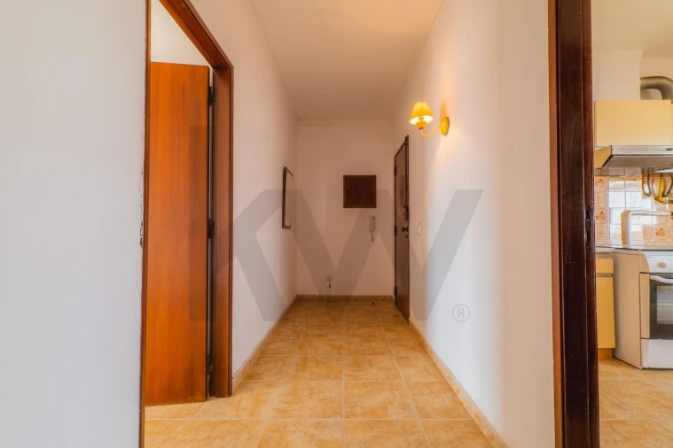 Apartamento T2 para Venda em Portimão Foto 5