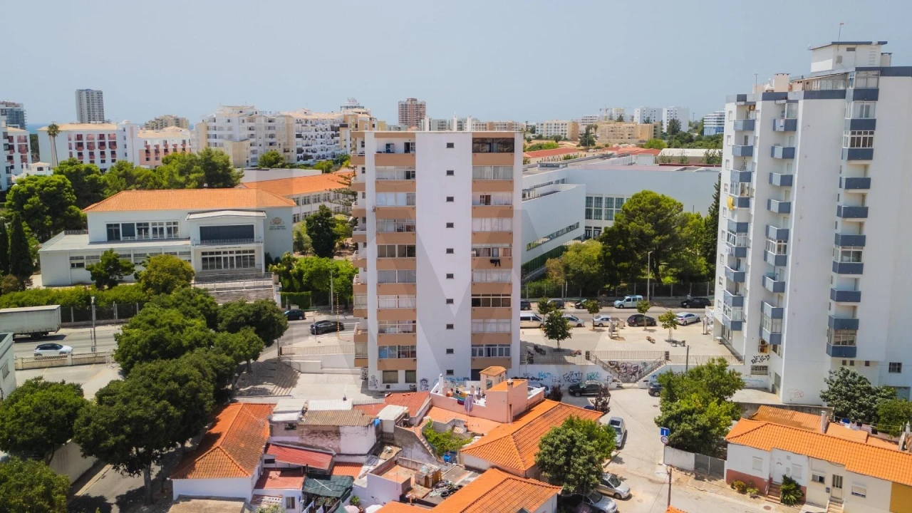 Apartamento T2 para Venda em Portimão Foto 38