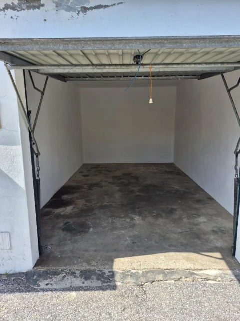Garagem para Venda em Pego