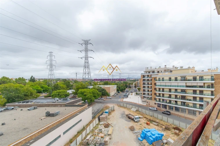 Apartamento T2 para Venda em Sacavém e Prior Velho Foto 38