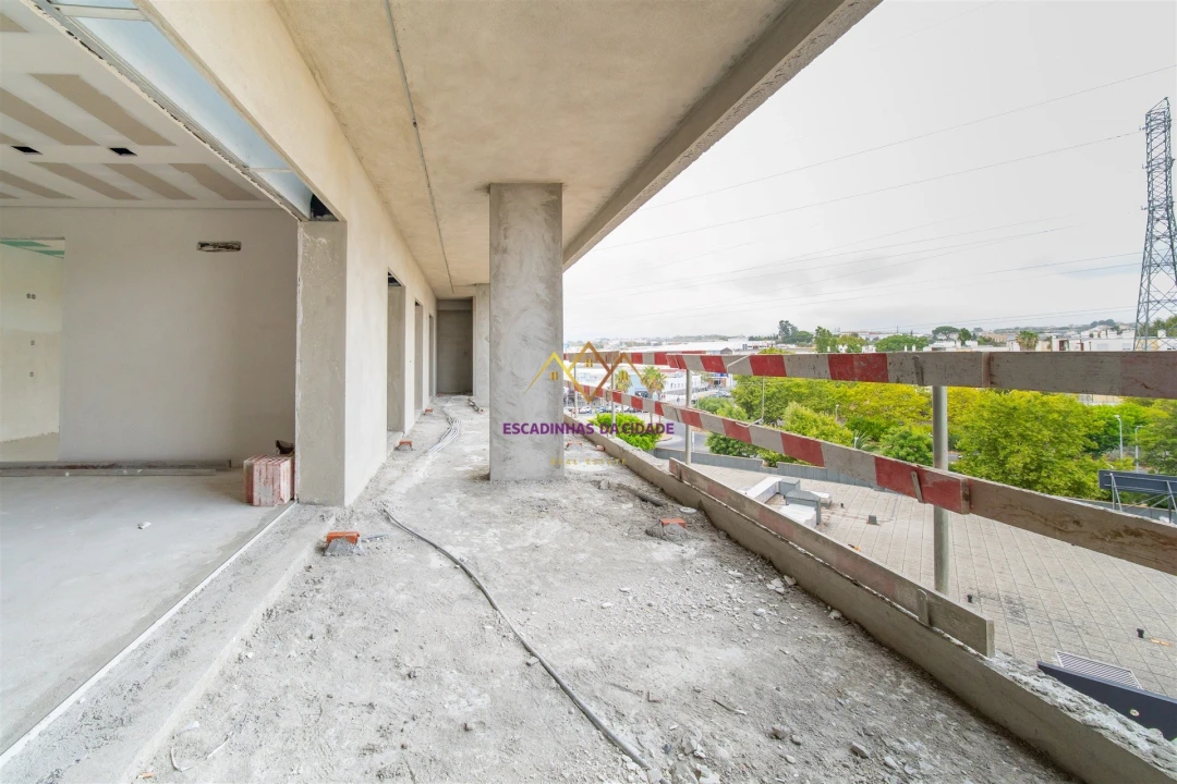 Apartamento T2 para Venda em Sacavém e Prior Velho Foto 5