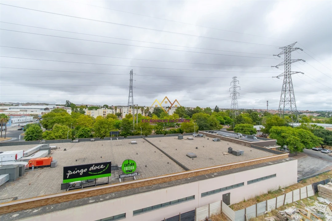 Apartamento T2 para Venda em Sacavém e Prior Velho Foto 37