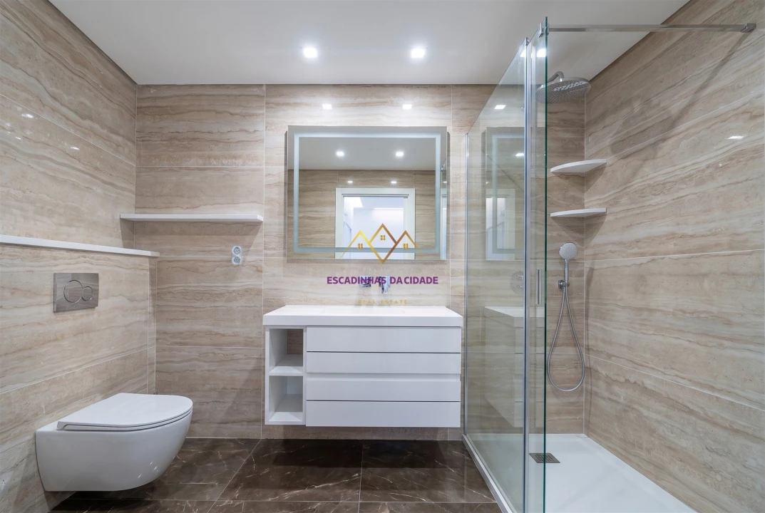 Apartamento T2 para Venda em Sacavém e Prior Velho Foto 35