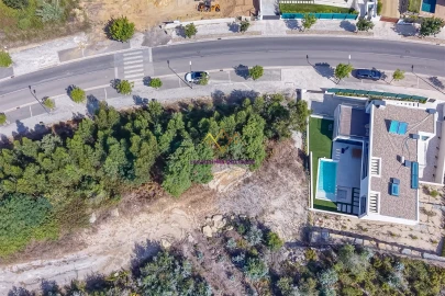 Terreno para Venda em Queluz e Belas