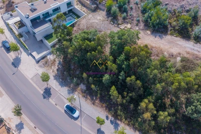 Terreno para Venda em Queluz e Belas
