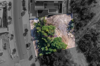 Terreno para Venda em Queluz e Belas