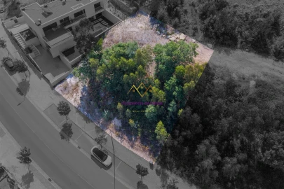 Terreno para Venda em Queluz e Belas