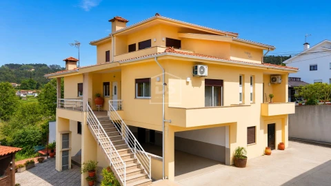 Moradia T5 para Venda em Caide de Rei