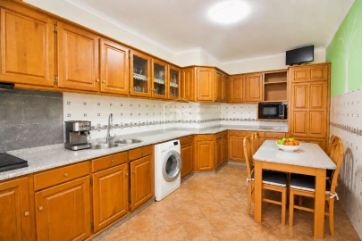 Moradia T5 para Venda em Caide de Rei