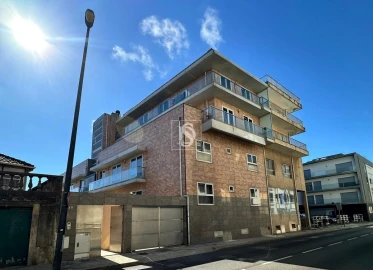 Apartamento T4 para Venda em Póvoa de Varzim, Beiriz e Argivai