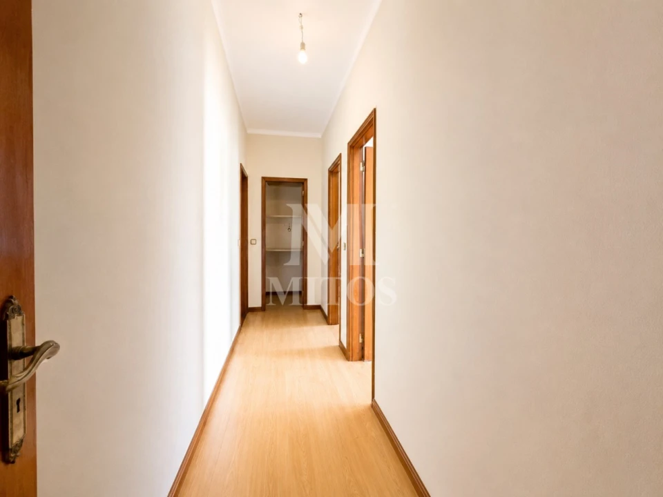 Apartamento T3 para Venda em Darque Foto 3