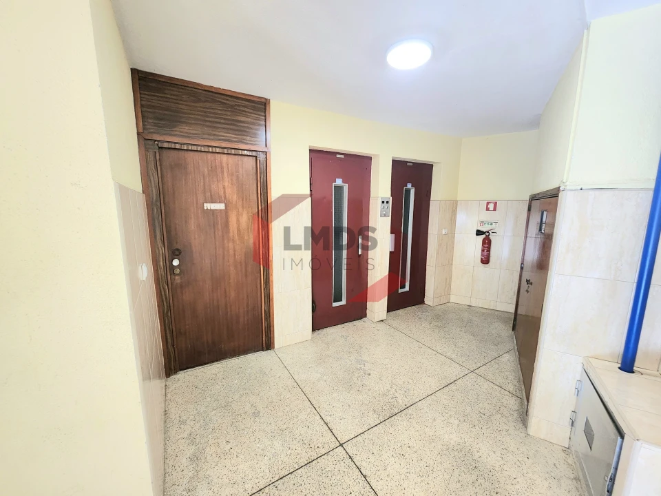Apartamento T1 para Venda em Avintes Foto 4