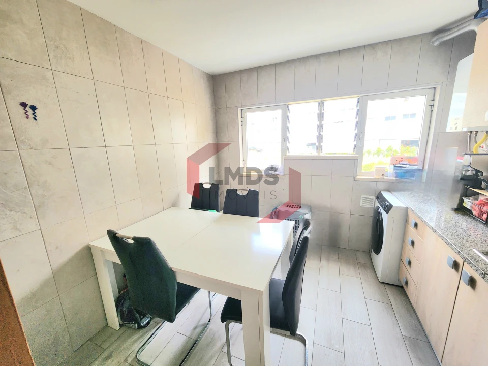 Apartamento T1 para Venda em Avintes Foto 9