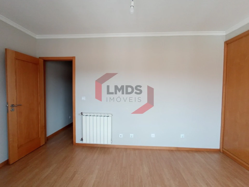 Apartamento T1 para Venda em Paranhos Foto 12