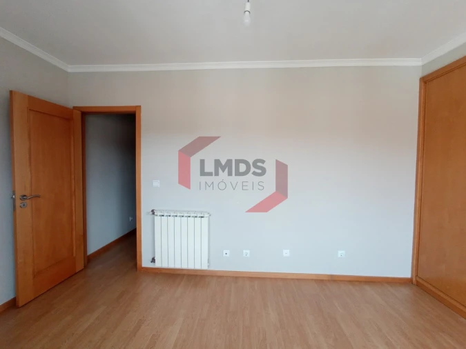 Apartamento T1 para Venda em Paranhos Foto 12