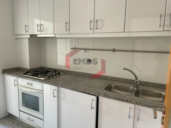 Apartamento T1 para Venda em Paranhos Foto 6