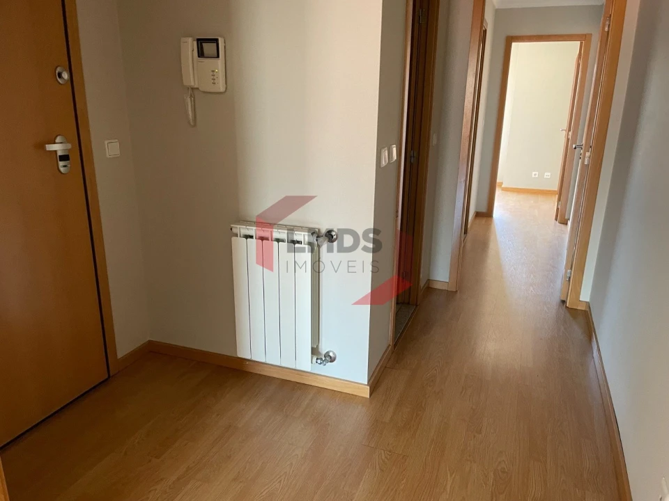 Apartamento T1 para Venda em Paranhos Foto 5