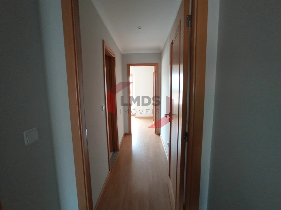 Apartamento T1 para Venda em Paranhos Foto 9