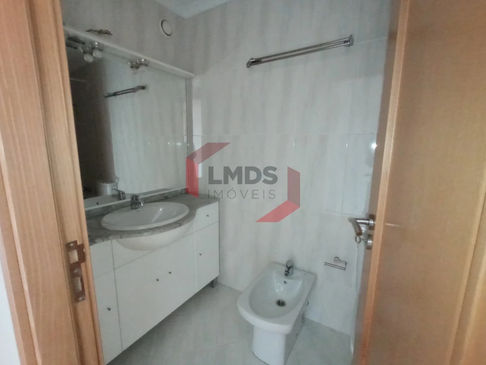 Apartamento T1 para Venda em Paranhos Foto 14