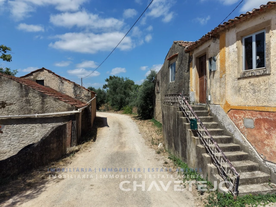 Moradia T2 para Venda em Areias e Pias Foto 3