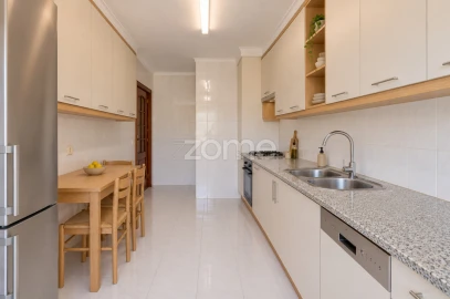Apartamento T6 para Venda em Cacém e São Marcos