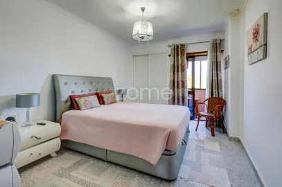 Apartamento T6 para Venda em Cacém e São Marcos