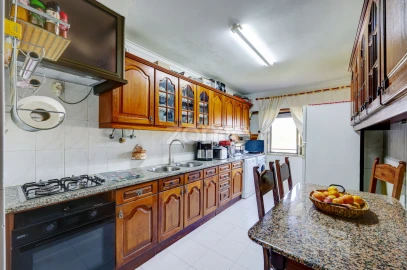 Apartamento T6 para Venda em Cacém e São Marcos