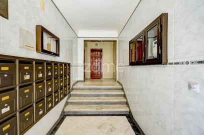 Apartamento T6 para Venda em Cacém e São Marcos