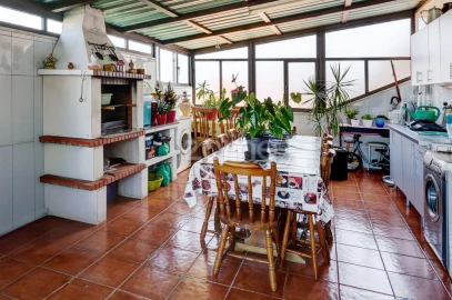 Apartamento T6 para Venda em Cacém e São Marcos