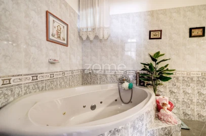 Apartamento T6 para Venda em Cacém e São Marcos