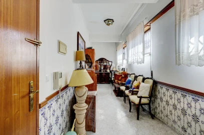 Apartamento T6 para Venda em Cacém e São Marcos