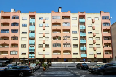 Apartamento T6 para Venda em Cacém e São Marcos