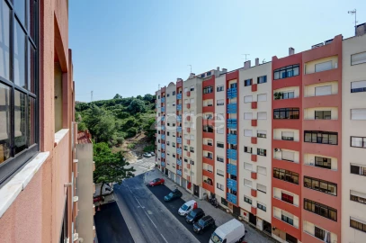 Apartamento T6 para Venda em Cacém e São Marcos
