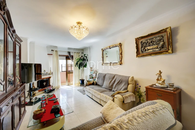 Apartamento T6 para Venda em Cacém e São Marcos Foto 9