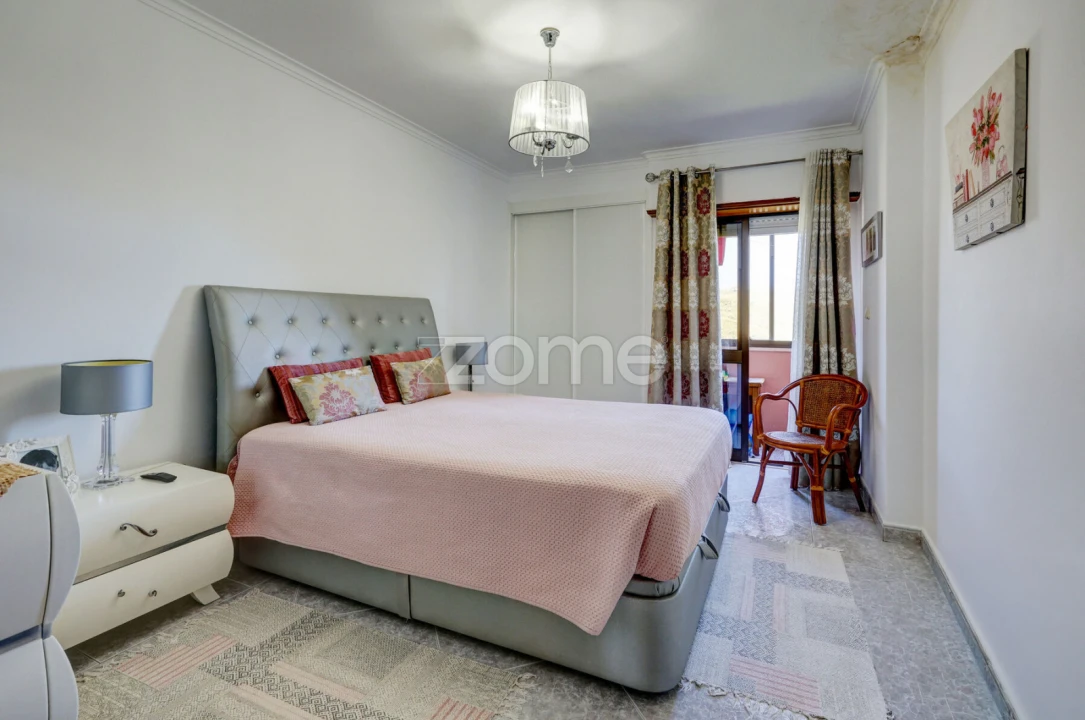 Apartamento T6 para Venda em Cacém e São Marcos Foto 14