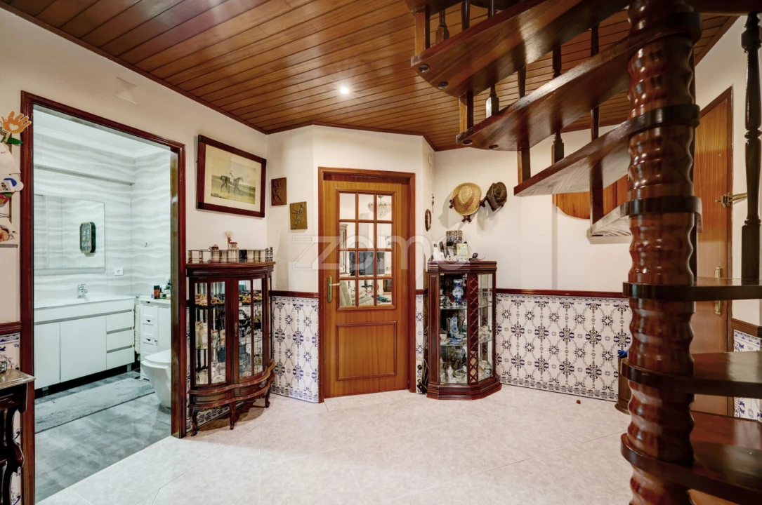 Apartamento T6 para Venda em Cacém e São Marcos Foto 24