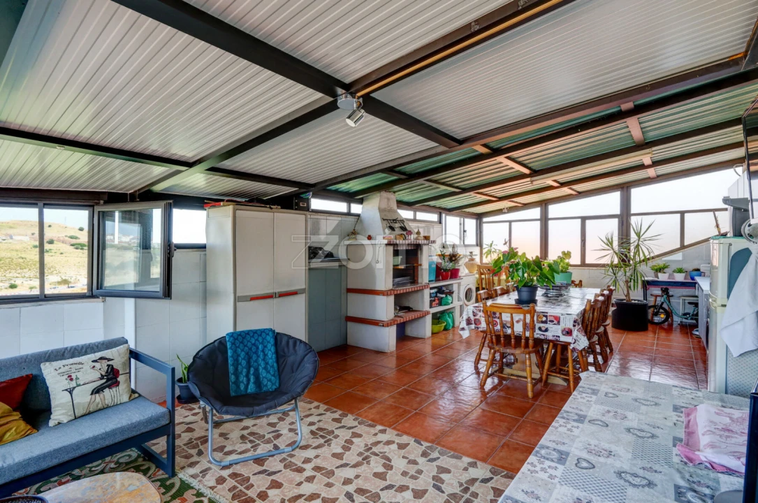 Apartamento T6 para Venda em Cacém e São Marcos Foto 1