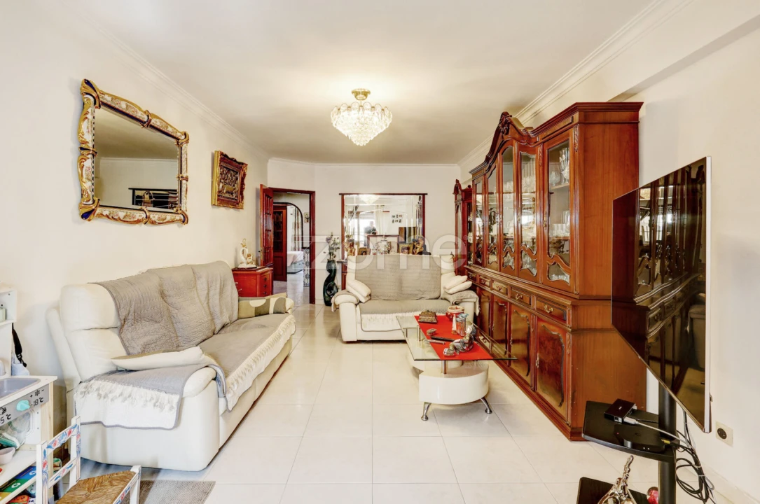 Apartamento T6 para Venda em Cacém e São Marcos Foto 3