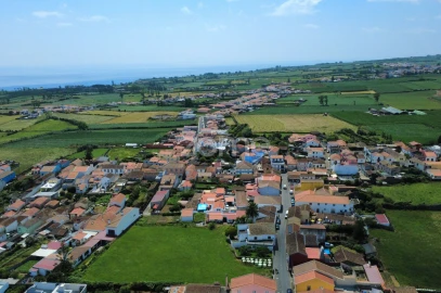 Moradia T1 para Venda em Arrifes
