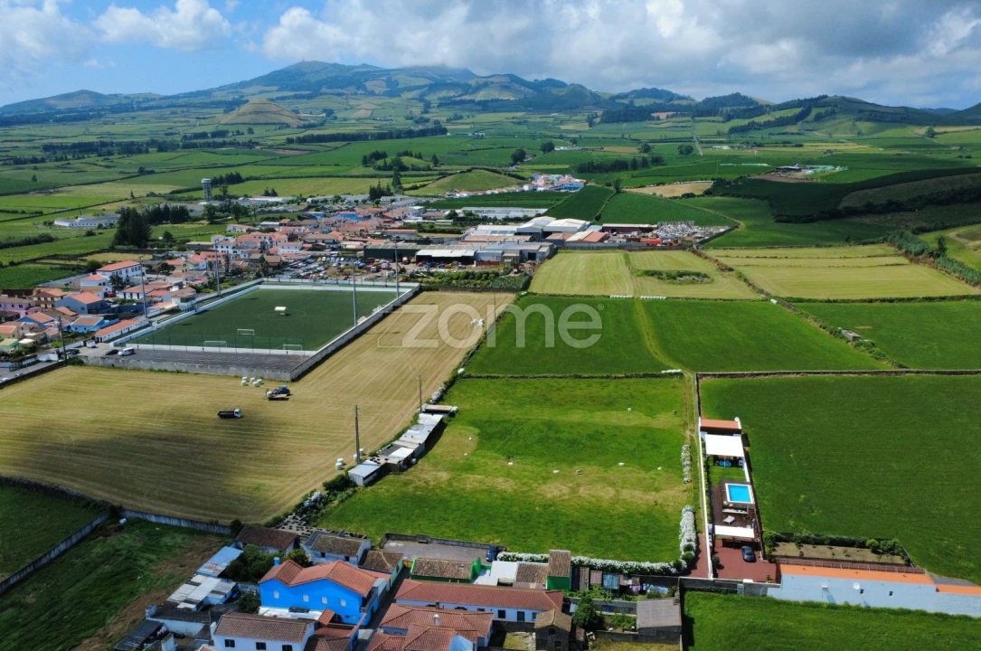 Moradia T1 para Venda em Arrifes Foto 17