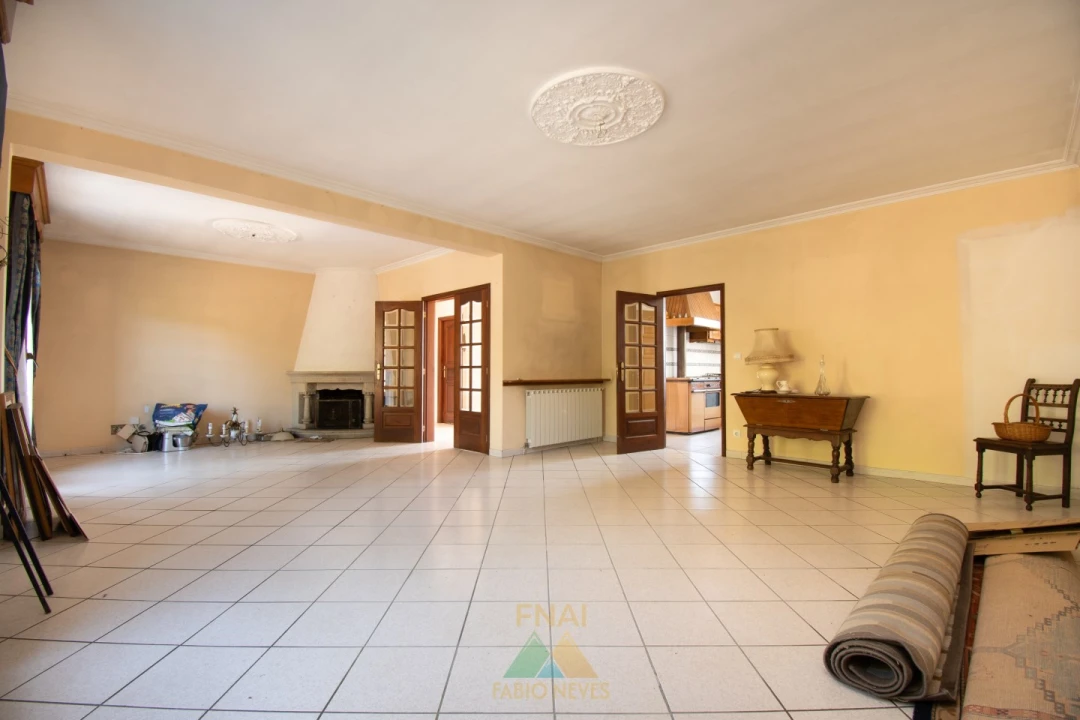 Moradia T4 para Venda em Miranda Foto 5