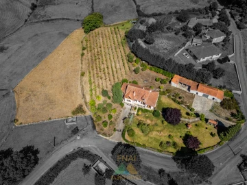 Moradia T4 para Venda em Miranda