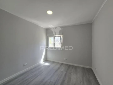 Apartamento T3 para Venda em Laranjeiro e Feijó