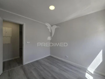 Apartamento T3 para Venda em Laranjeiro e Feijó